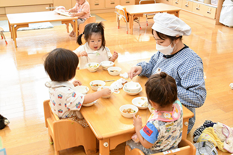 給食